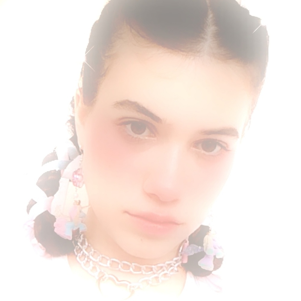 Meet your Posher, Daniela